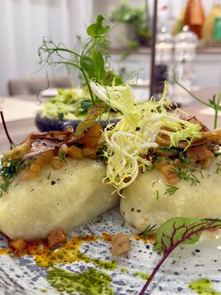 Męcybuły świętokrzyskie ze skwarkami i szarpanym mięsem