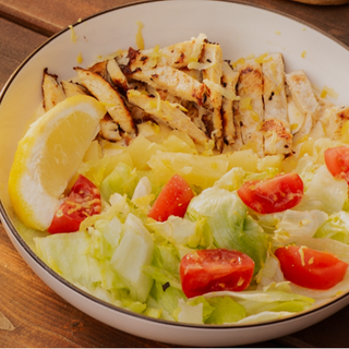 ქათმის სალათი მარაკუიას სოუსით