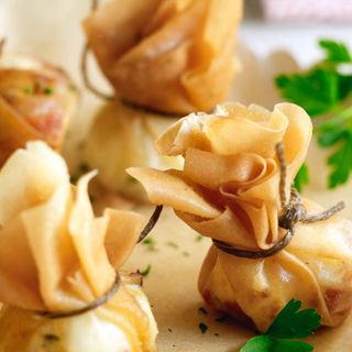 15. Saquito queso de cabra 10und