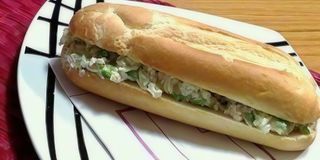 Bocadillo pollo alioli