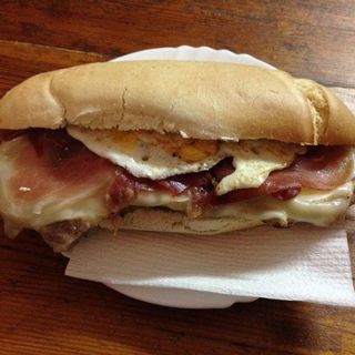 Bocadillo Serranito Especial