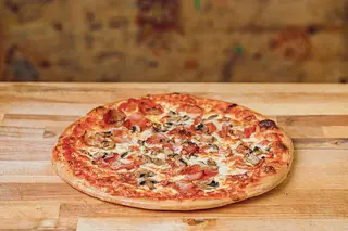 Pizza Canadienne