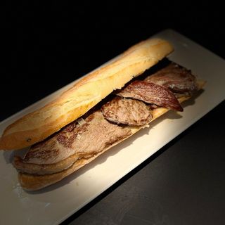 Bocadillo De Filete De Ternera