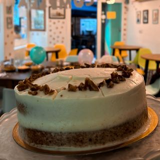 Porción tarta zanahoria& cacao . Sin gluten.