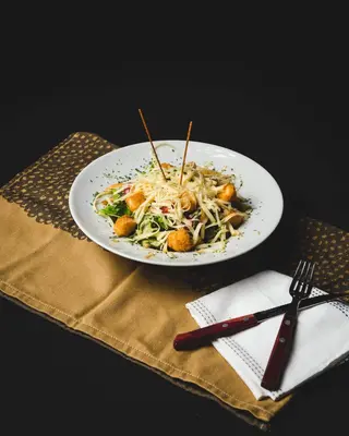 Hrskava feta salata