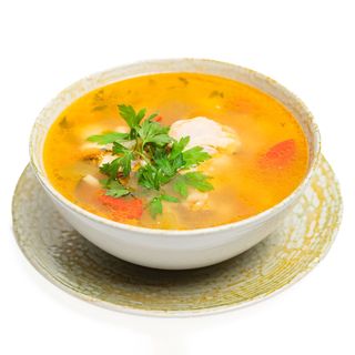 Bors de gaina cu taitei de casa