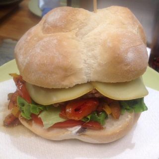 Panino cheeseburger goloso