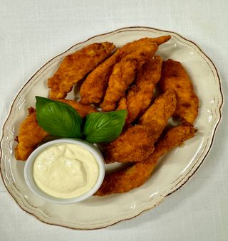 Nuggetsy z sosem czosnkowym