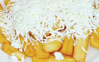 Пържени картофи със сирене