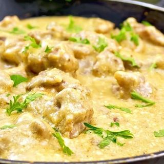 CIULAMA DE PUI CU CIUPERCI SI MAMALIGUTA