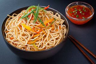 Lamb Singapore Noodles - Medium Pack (650ML) + 1 Drink