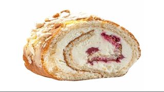 Ягодный рулет