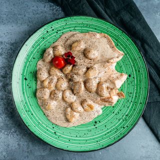 Ćuretina sa njokama u sosu od tartufa