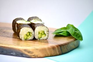 Макі з огірком (110г)