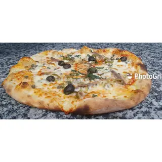 10. Pizza  alla puttanesca