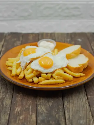 2 Huevos Con Patatas
