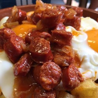 Huevos rotos con Chistorra