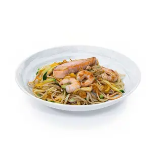 31. Noodle yakisoba giapponesi salmone, gamberi