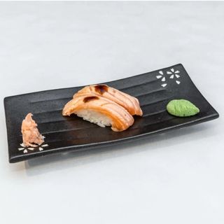 Nigiris De Salmón Flameado (2 Uds.)