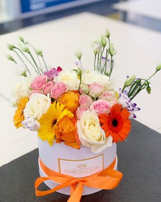 Cutie cu flori mixte ar656