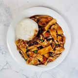 Piletina s bambusom i gljivama