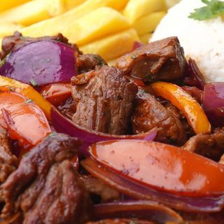 Lomo saltado