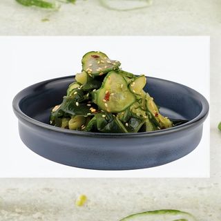 6.Ogórki Goma wakame(150g)