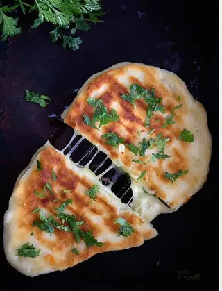 Cheese naan
