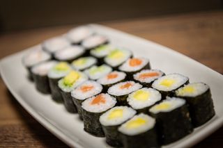 Maki De Salmón