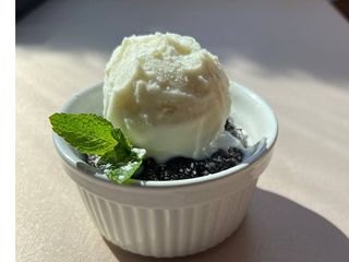 Шоколадний фондан з морозивом (160g)