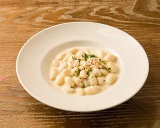 GNOCCHI AI 4 FORMAGGI E BRICIOLEDI TARTUFO