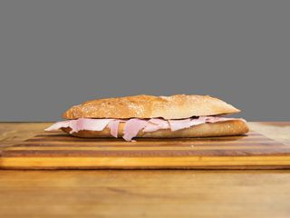 Bocadillo De Jamón Al Horno