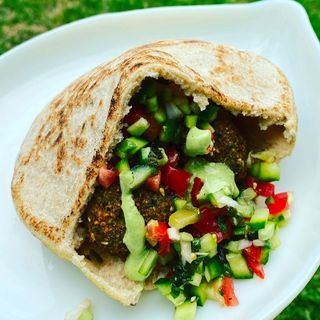 Falafel En Pan Rollo