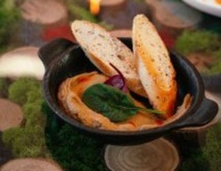 Паштет з курячої печінки з хрусткою багетою