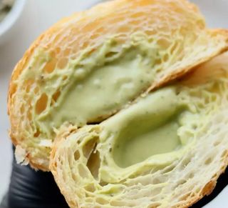 Круассан фисташка