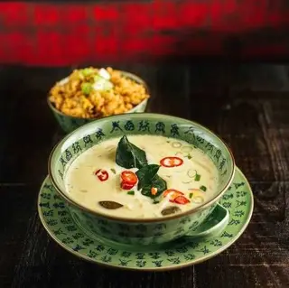 CURRY VERDE THAI CON POLLO