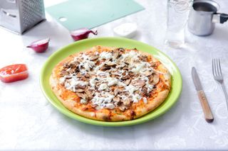 Pizza Salami e funghi Ø 28cm