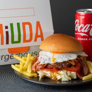 1 Double Egg Bacon, 1 Batata Clássica, 1 Coca Cola