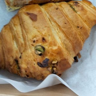 Croassant mantequilla recto relleno de Pistacho