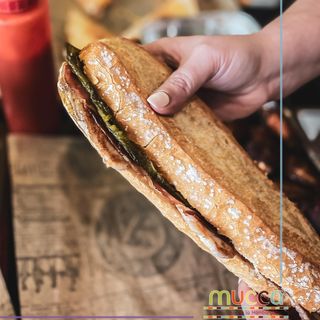 Bocadillo De Lomo Con Bacon