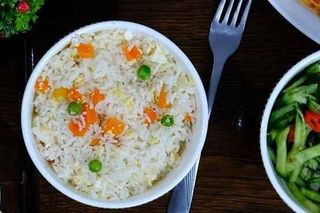 Orez stir fry cu zdrente de ou si legume