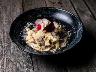 Тальятелле з куркою і грибами у вершковому соусі (350g)