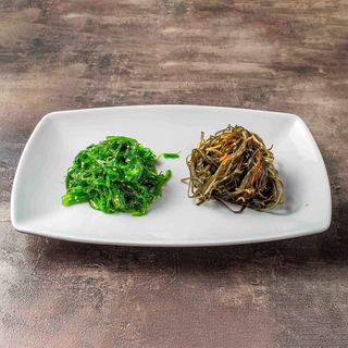 Assaggi di alghe wakame e kombu
