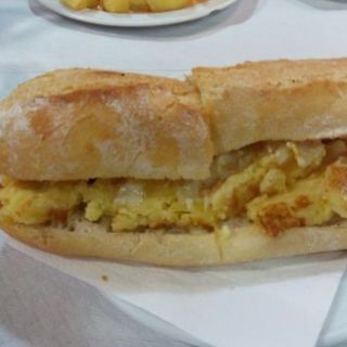 Bocadillo De Tortilla Española