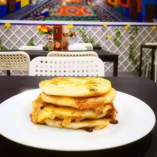 6 Pupusas Revueltas