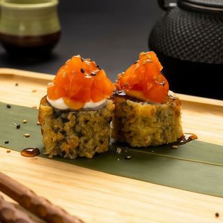 37.- Hosomaki Frito De Salmón (8 Pzs.)
