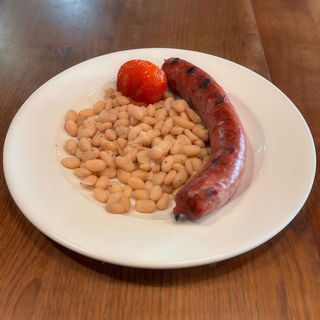 1/2 Butifarra blanca y 1/2 negra con judías secas