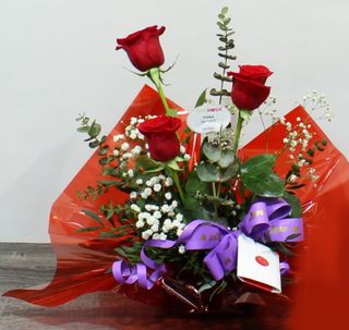 Trío De Rosas 300084