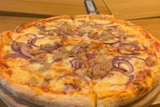 Pizze tonno e cipolla