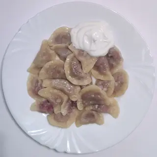 Вареники з вишнею (200/30г)